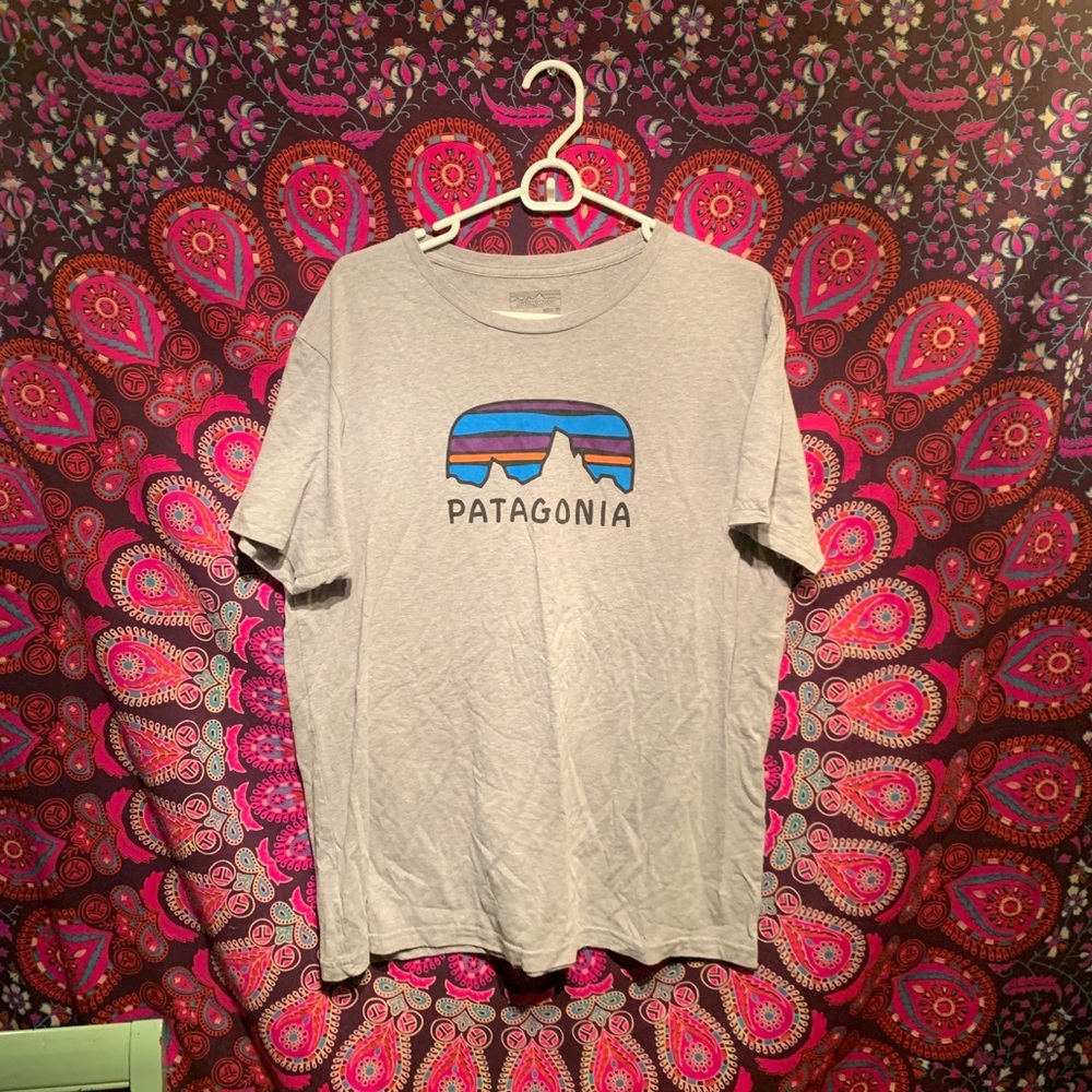 Women’s gray Patagonia shirt